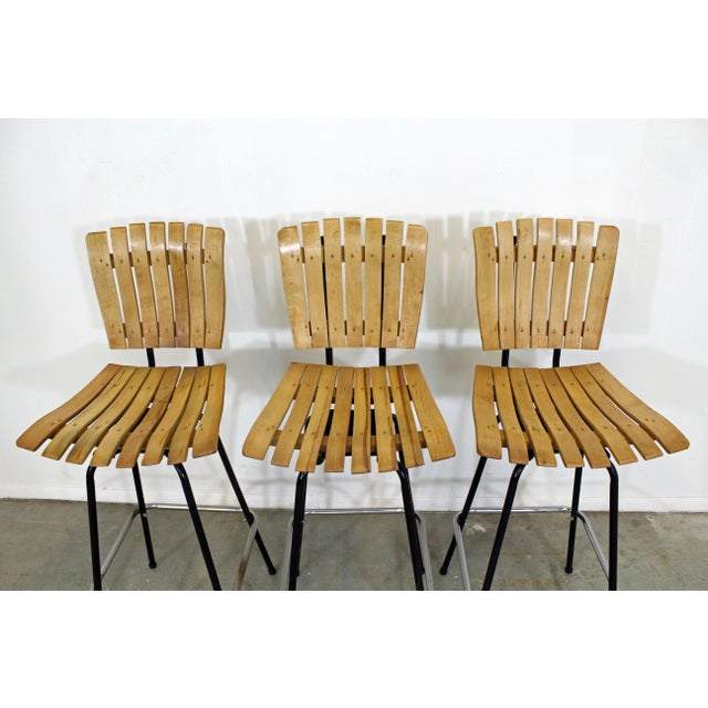 Set of 3 Mid-Century Danish Modern Arthur Umanoff Style Swivel Slat Bar Stools For Sale In Philadelphia - Image 6 of 13