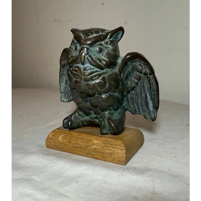 1970s Vintage Very Heavy Detailed Solid Bronze Perched Owl Statue Sculpture Figure For Sale - Image 5 of 9