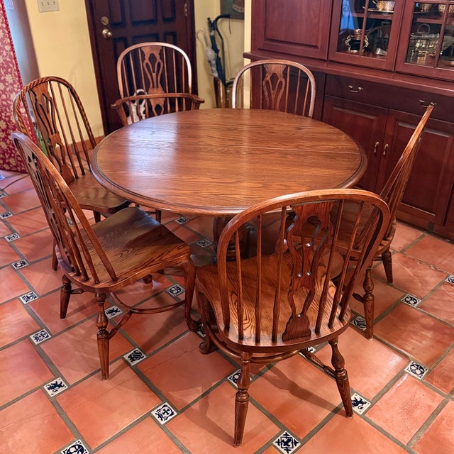 Vintage Nichols & Stone Oak Round Oval Dining Table Windsor Chairs 7p Set For Sale - Image 9 of 17