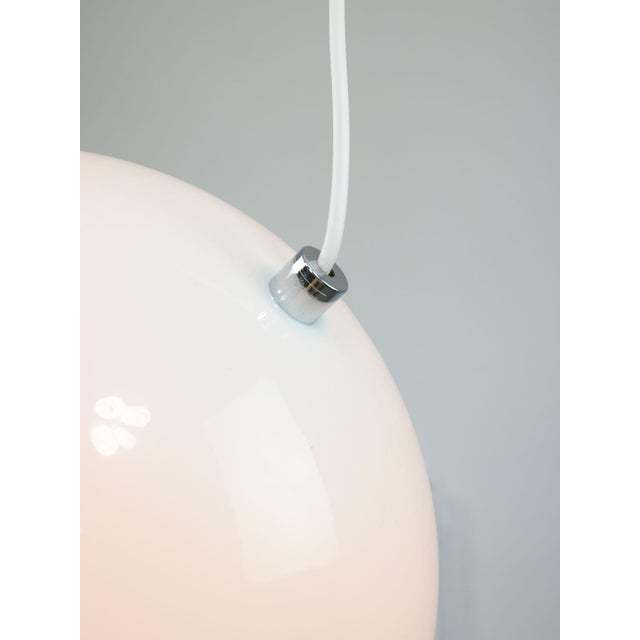 Guzzini Large Space Age Kuala Pendant Lamp by Franco Bresciani for Guzzini, 1970s For Sale - Image 4 of 15