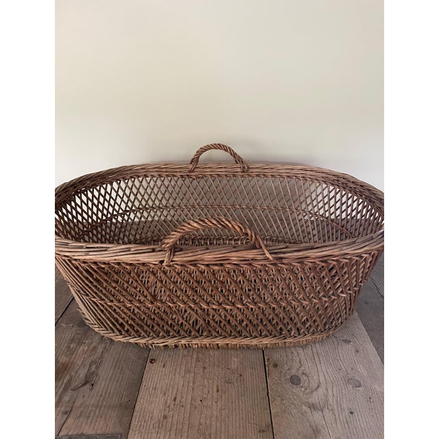 Large Basket with Cross-Braced Edges, 1890s, in Good conditions. Designed 1890 to 1919