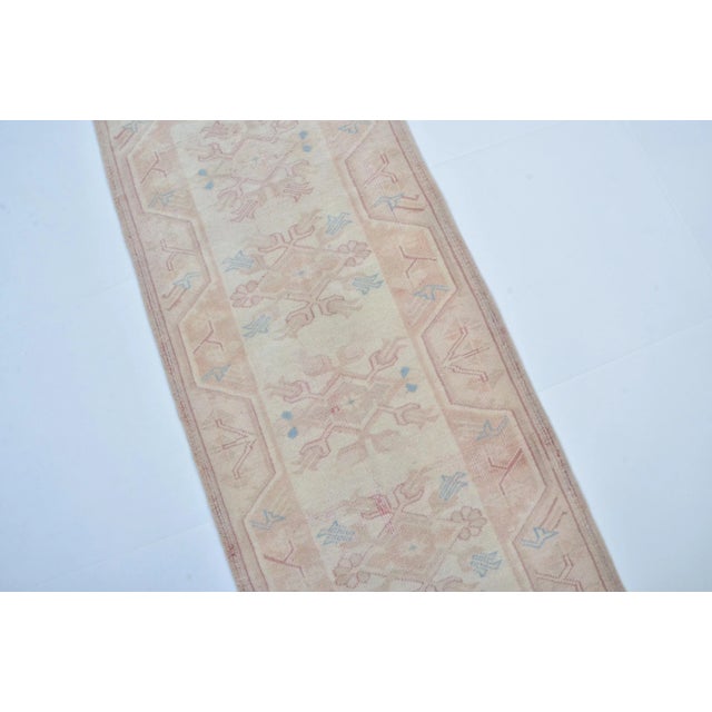 1960s 1960s Oushak Natural Turkish Wool Corridor Runner For Sale - Image 5 of 11