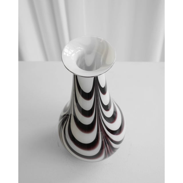 Mid-Century Modern Murano Vase by Carlo Moretti For Sale - Image 3 of 5
