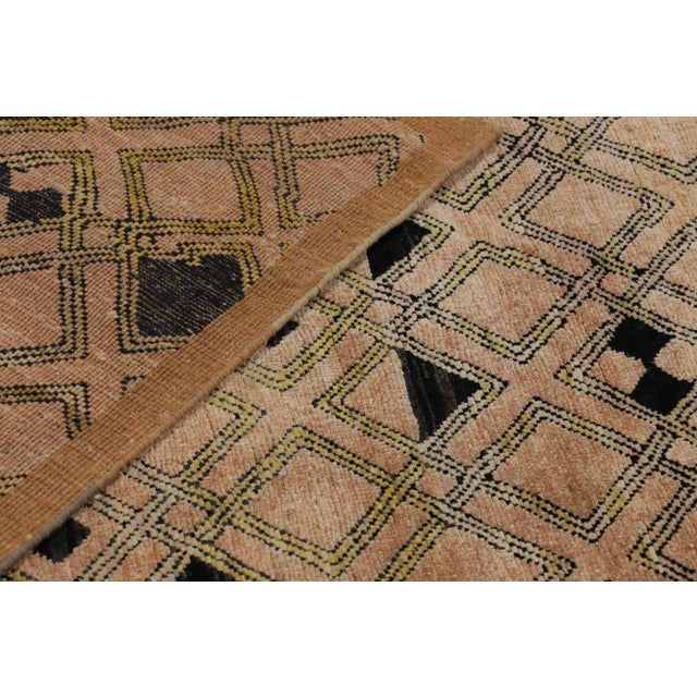 Beige Rug & Kilim's Moroccan-Inspired Rug in Deconstructed Diamond Geometric Pattern For Sale - Image 8 of 8