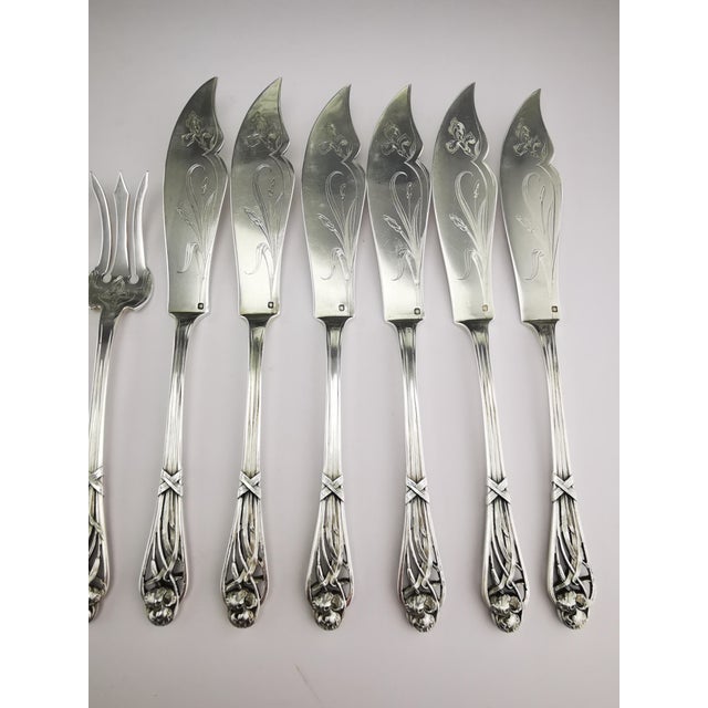 Art Nouveau Iris Pattern Fish Cutlery in Silver from Henin & Cie, 1900s, Set of 12 For Sale - Image 10 of 18