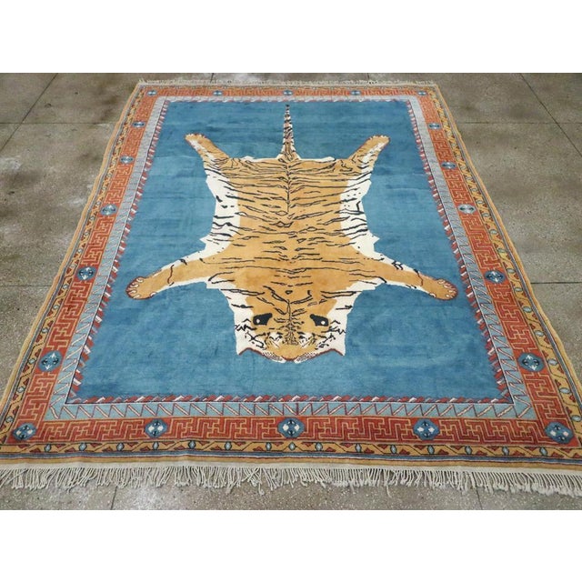 A cotton pile of asymmetric knots on a cotton foundation. This very unusual rom size cotton creation sports a flayed tiger...