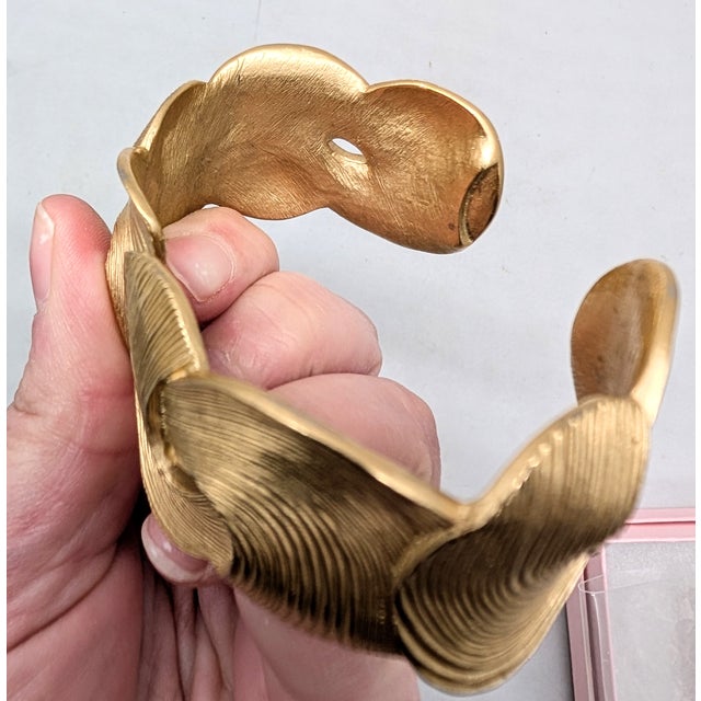 Vintage 1986 Signed Trifari Goldtone & Brown Enamel Cuff Bracelet For Sale - Image 10 of 11