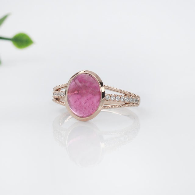 2.7ct Pink Tourmaline Ring With Natural Diamonds: Solid 14k Gold, Oval 10x8mm, Size 6.75 For Sale - Image 4 of 6