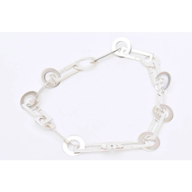 Modern Vintage Sterling Silver Circle and Rectangle Modernist Link Chain Necklace, 1960's For Sale - Image 3 of 8