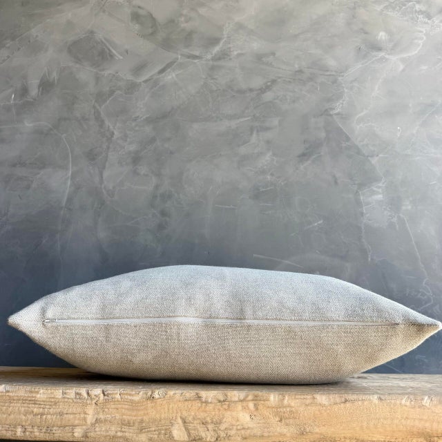 Size: 25" x 25" Inset included This is an artisanal product, made of unique linen and wool yarns, therefore variations in...