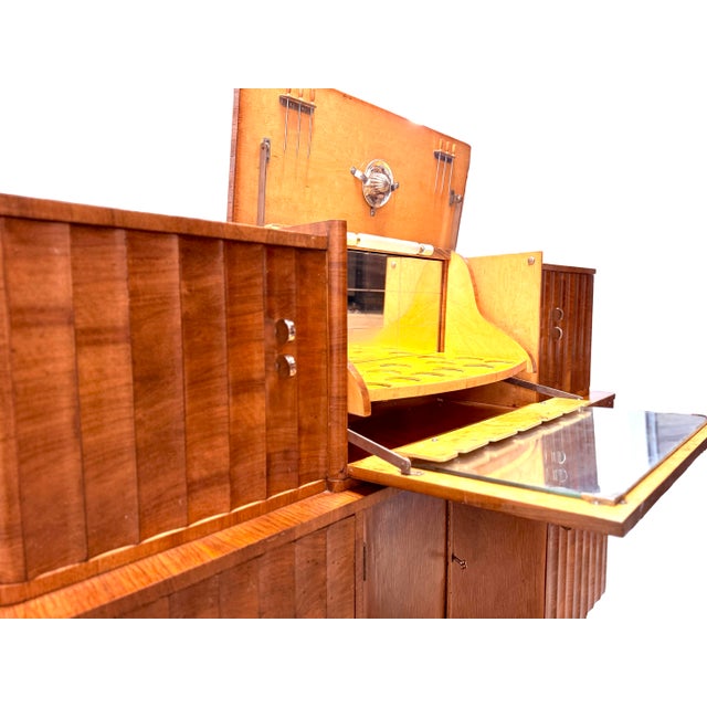 Copper 1930’s Art Deco Fluted Burr Walnut Cocktail Bar Server For Sale - Image 8 of 12