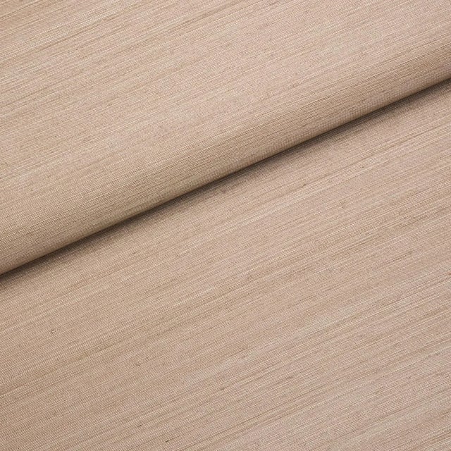 Contemporary Schumacher Musa Abaca Wallpaper In Antique Blush For Sale - Image 3 of 7