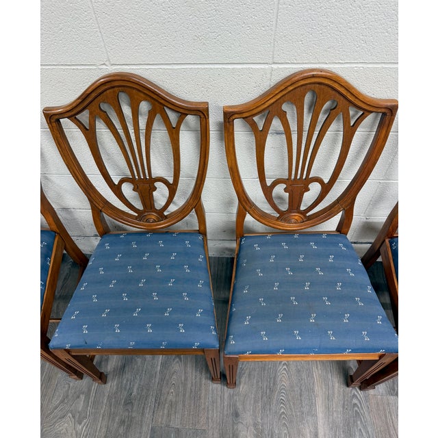 Hepplewhite Vintage Duncan Phyfe Style Hepplewhite Style Shield Back Dining Side Chairs For Sale - Image 3 of 10