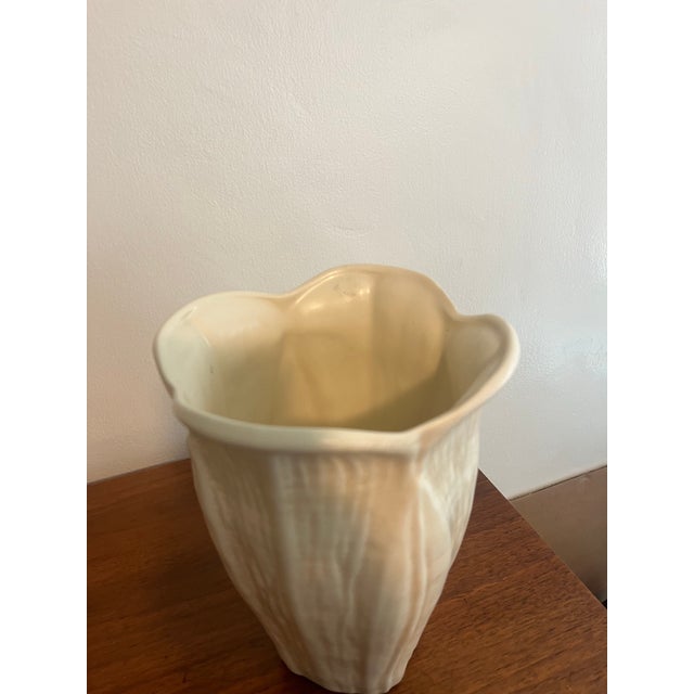 1990s Vintage Haeger Ceramic Vase For Sale - Image 5 of 7