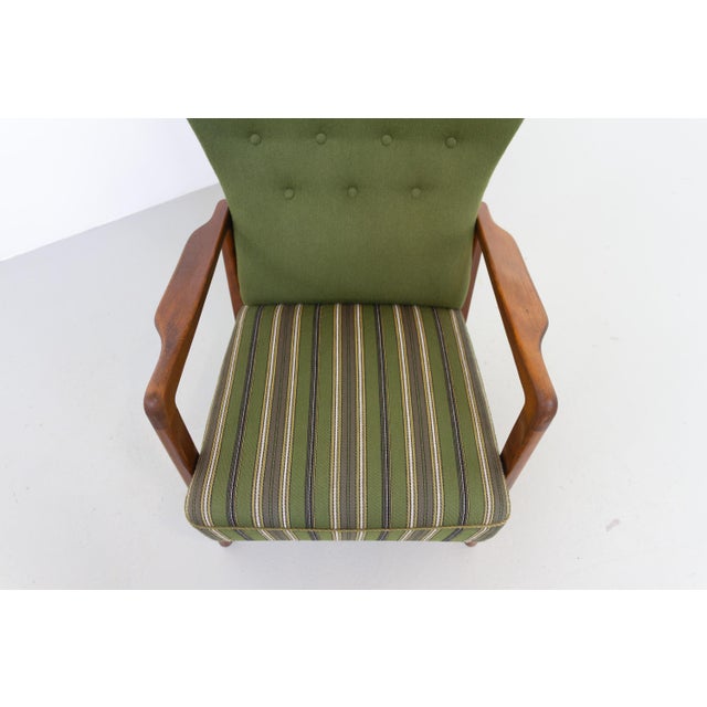 Danish Modern Lounge Chair in Beech and Green Wool by Fritz Hansen, 1940s For Sale - Image 9 of 18