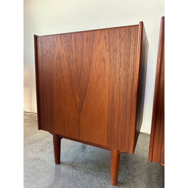 Brown 1960s Borge Mogensen for Povl Dinesen Mid Century Modern Nightstands, A Pair For Sale - Image 8 of 12