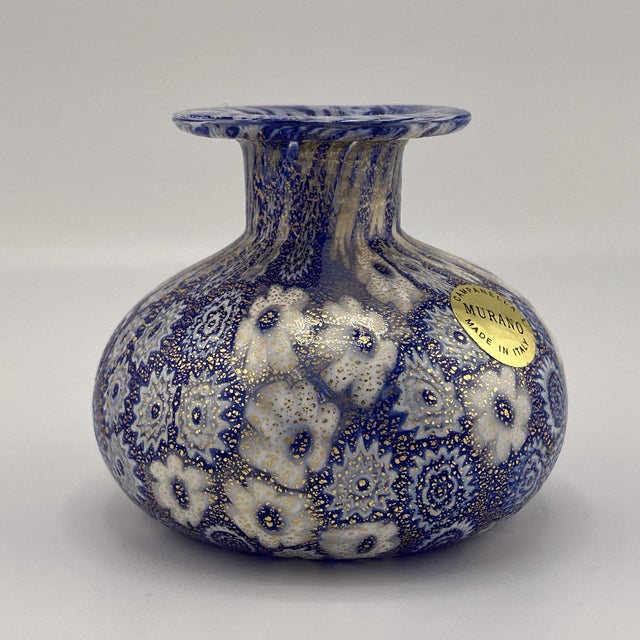 Bring the beauty of authentic Italian craftsmanship to your collection with this Vintage Campanella Murano Millefiori Bud...