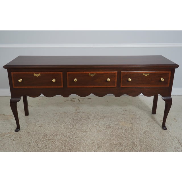 Age: C.2001 Details: Colonial Williamsburg CW-148 Dovetailed Drawer Construction High Quality Construction Queen Anne Legs...