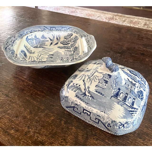 Blue Antique 19th Century English Blue Willow Covered Vegetable Serving Dish With Lion Finial Handle For Sale - Image 8 of 16