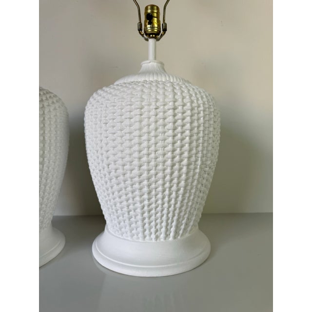 Hollywood Regency Vintage Coastal Woven Basket Pattern Plaster Table Lamps - a Pair For Sale - Image 3 of 10