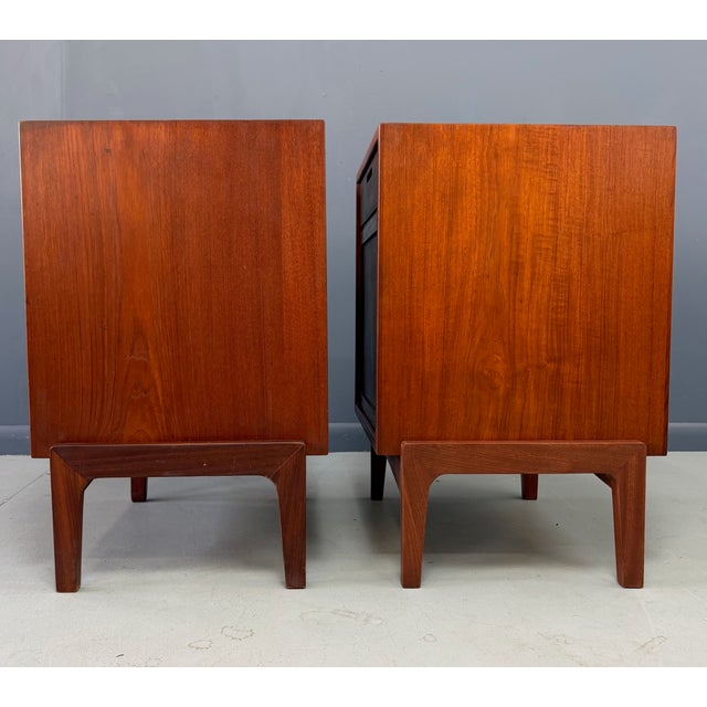 1960s Pair of William Watting Teak Nightstands With Drawer and Open Shelf, Attributed For Sale In Philadelphia - Image 6 of 17
