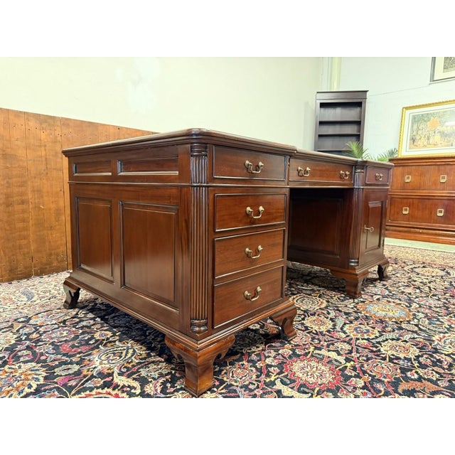 English Chesterfield Desk with Green Leather For Sale - Image 5 of 18