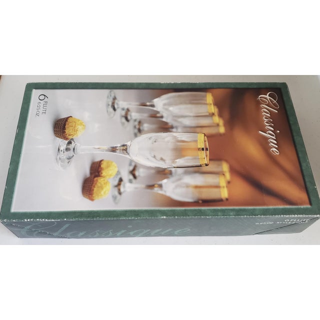 Vintage Mid-Century Circleware Classique Gold Rimmed Champagne Flutes Set of 6 in Original Box For Sale In Phoenix - Image 6 of 10