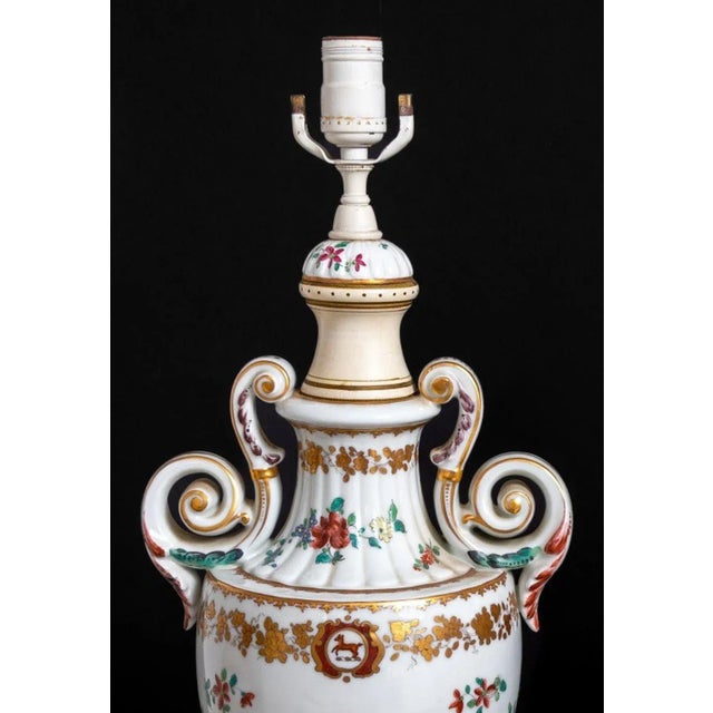 Chinese Chinese Export Style Armorial Porcelain Vases as Lamps, Pair For Sale - Image 3 of 4