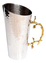Example of Carafes and Decanters