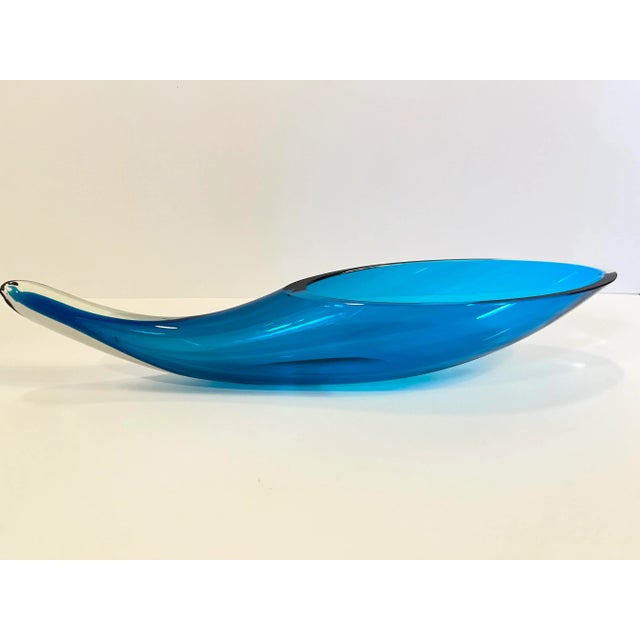 Designed by Winslow Anderson c. 1960, in the USA. A unique and elegant piece of art glass to add to your collection. Item...