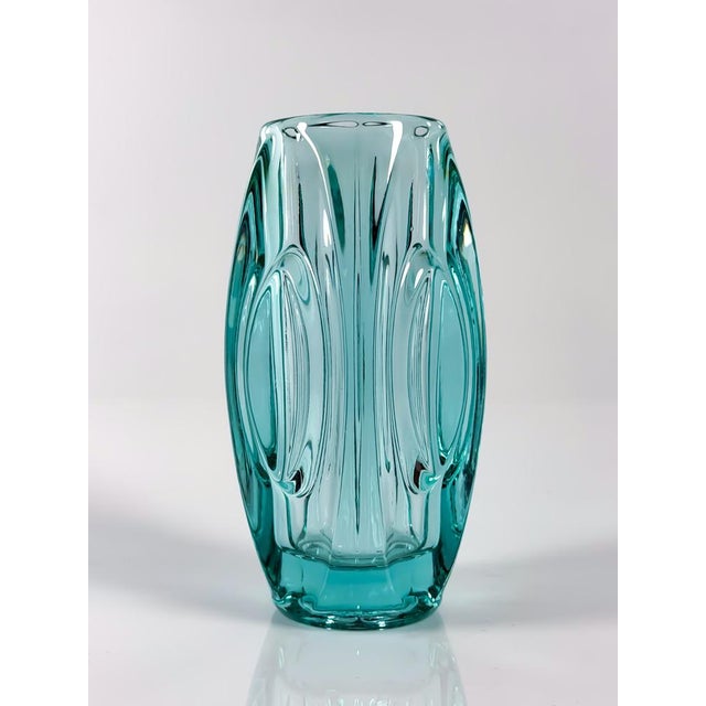 Mid-Century Glass Vase attributed to Rudolf Schrötter for Sklo Union, 1950s For Sale - Image 6 of 6
