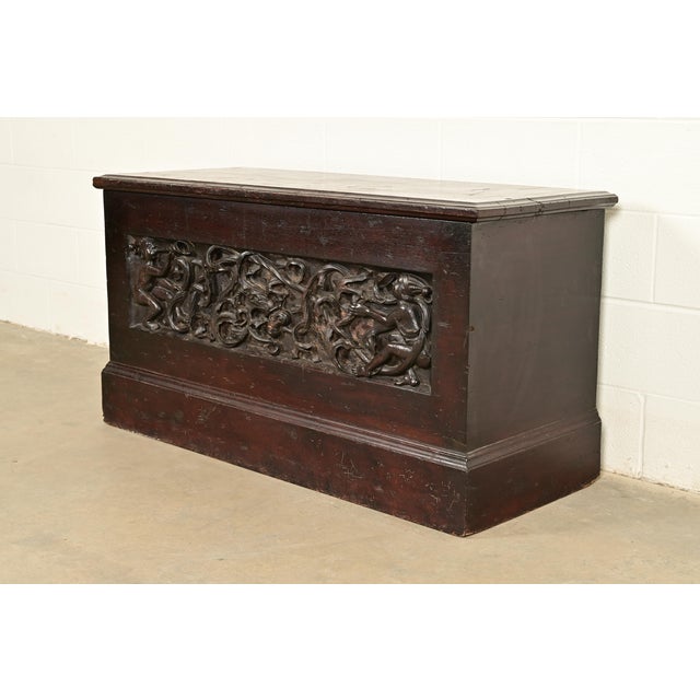 Victorian R. J. Horner Style Antique Italian Renaissance Revival Carved Walnut Blanket Chest, Circa 1880s For Sale - Image 3 of 13