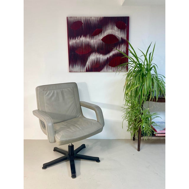 International Visitor Armchair in Leather Grey from Mobilier International For Sale - Image 12 of 17