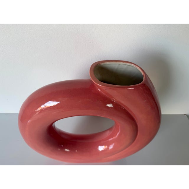 Ceramic 1980s Postmodern Sculptural Coral Pink Glazed Ceramic Vase by Jessica For Sale - Image 7 of 12