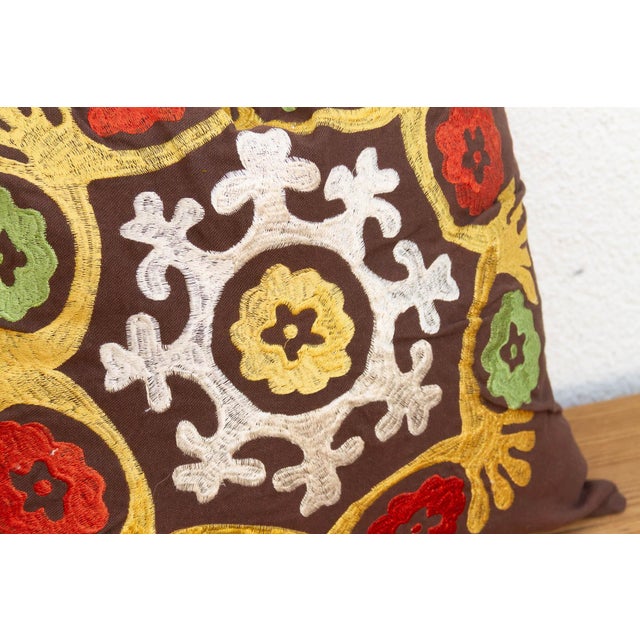 1990s Multicolor Suzani Medallion Pillow Cover For Sale - Image 5 of 7