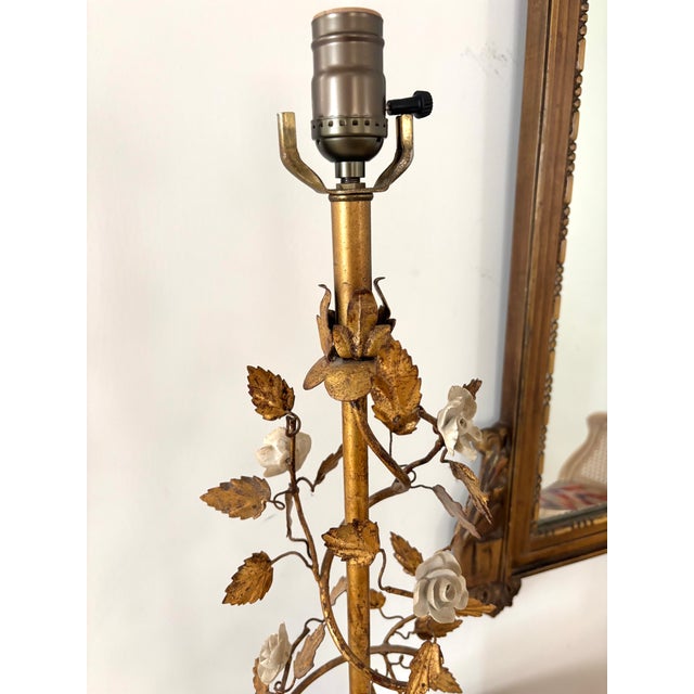 Beautiful Midcentury Italian marble and gold gilt table lamp with flowers and leaves. Recently rewired. Likely 1940s....