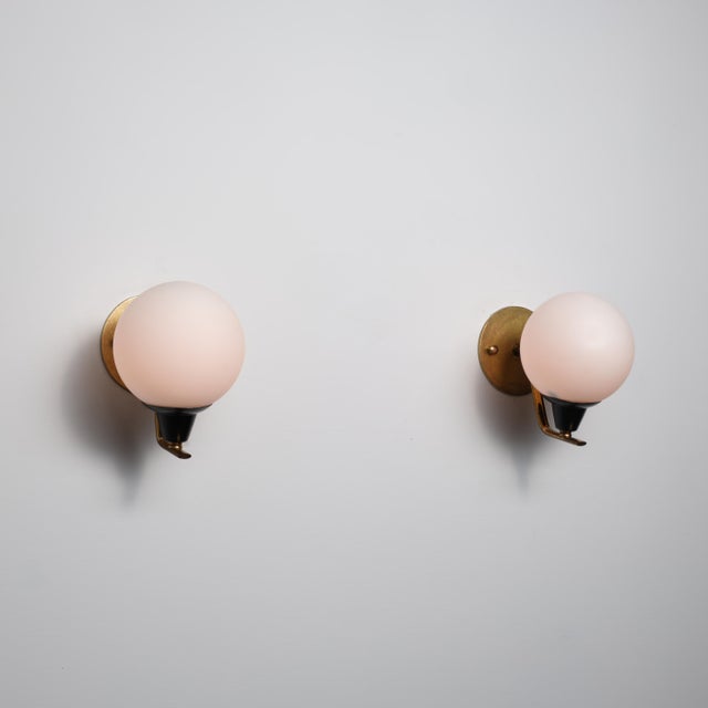 1950s Vintage Italian Wall Sconces in Brass and Opaline Glass, 1950s, Set of 2 For Sale - Image 5 of 12
