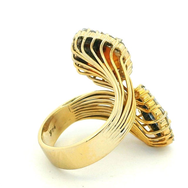 1980s Italian Modernist 18k Gold Blue & Orange Sapphire Diamond Bypass Ring, Circa 1980, Size 7.75 For Sale - Image 5 of 11