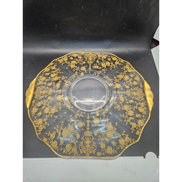 American Vintage Cambridge Glass Serving Set Featuring the "Rose Point" Gold Encrusted Pattern. For Sale - Image 3 of 5