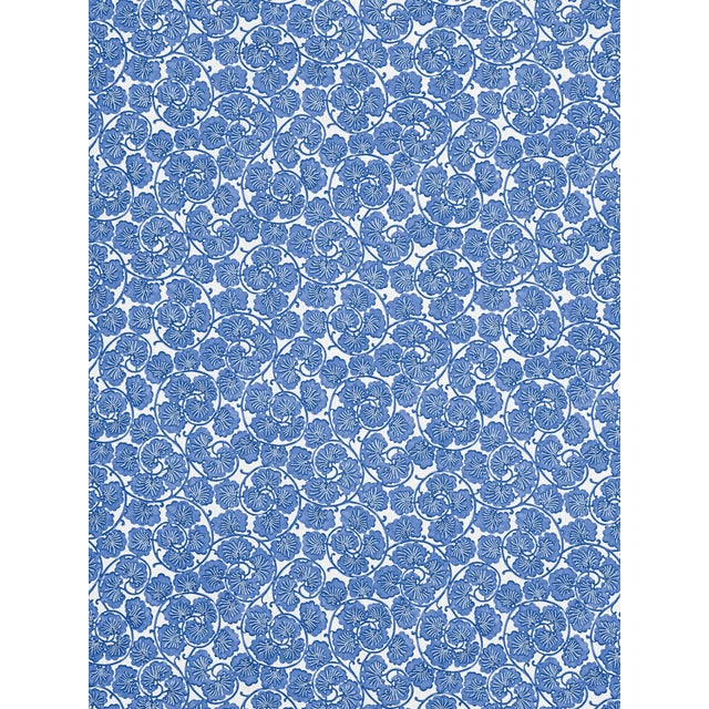 Hinson re-enters the limelight with a show-stopping debut collection under the Scalamandré name. COLOR POP!, a collection...