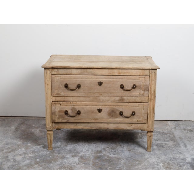 18th Century Italian Neoclassical 18th Century Bleached Walnut Commode with Fluted Side Posts For Sale - Image 5 of 12