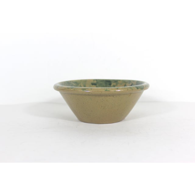 Early 20th Century Vintage Sponge Ware Bowl Green Primitive Rustic Speckled Pottery For Sale - Image 5 of 9