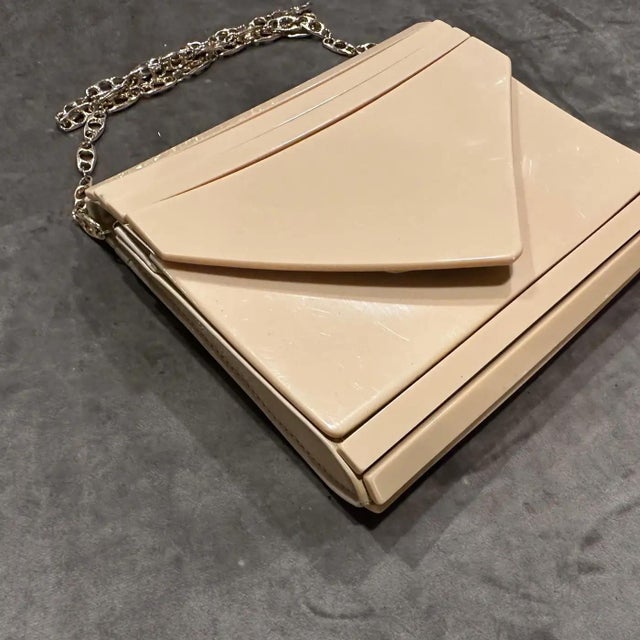 Animal Skin 1950s Art Deco Style Cream Toned Bakelite and Leather Evening Bag For Sale - Image 7 of 12