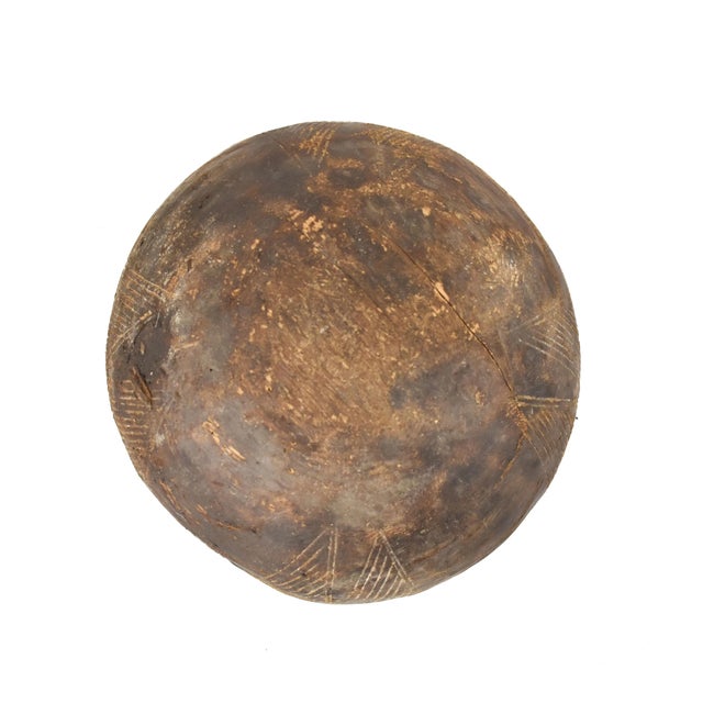 African Early 20th Century Nupe Wood Bowl Nigeria For Sale - Image 3 of 6