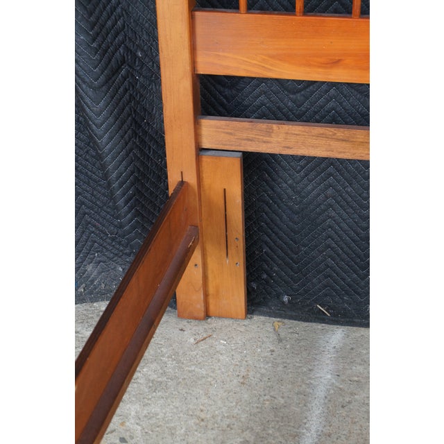 Attributed to Ethan Allen Country Craftsman Colonial Pine Windsor Spindle Queen Full Bed For Sale - Image 10 of 12