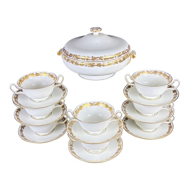 White Wedgwood Whitehall Fine Bone China Dinnerware (W4001) - Rare Soup Service & Covered Tureen Set (17-Piece Specialty Lot #2) For Sale