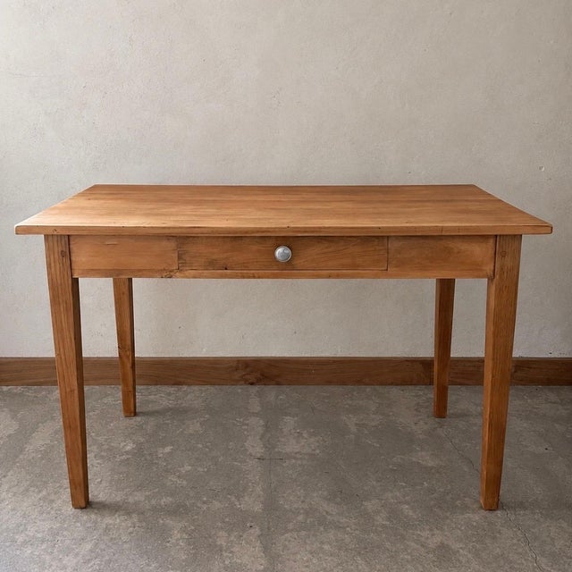 Farmhouse Table with Drawer in Wood, in Good conditions. Designed 1950 to 1959