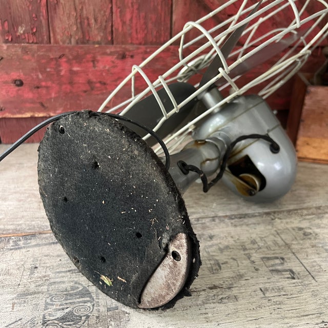 Metal Vintage Emerson Electric 16" Oscillating Metal Desk Fan Fully Functional For Sale - Image 7 of 17