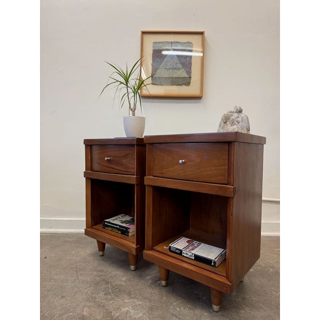 1960s Vintage Pair of Walnut Nightstands For Sale - Image 5 of 9
