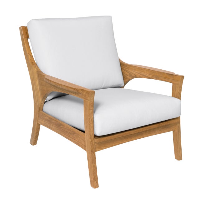 An heirloom quality contemporary collection with classic and subtle lines.